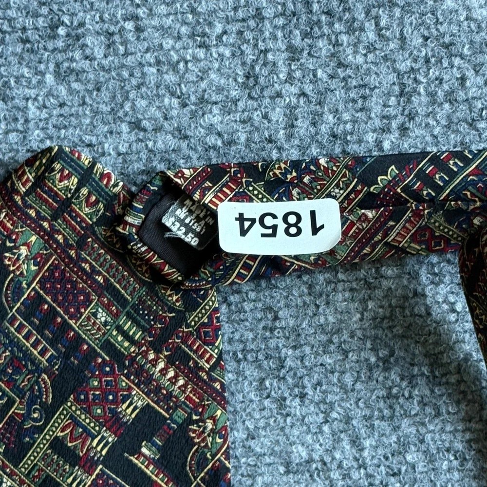 Metropolitan Museum‎ of Art Mens Silk Tie Geometric Tapestry Red Green Black USA